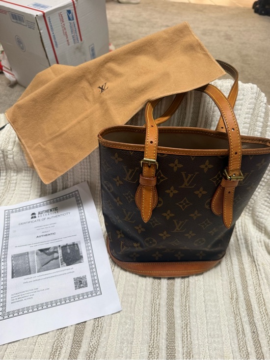 Louis Vuitton Handbags - Louis Vuitton Monogram Bucket Tote in Brown and Tan Leather